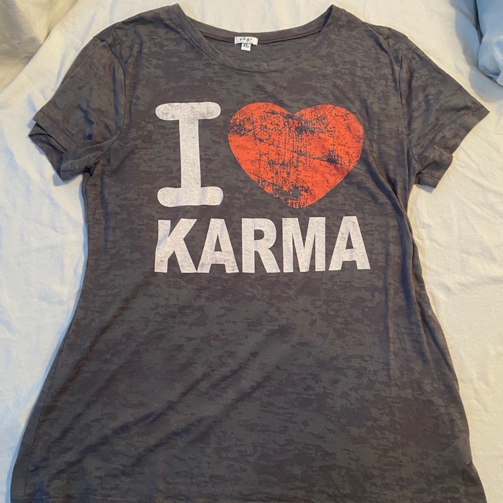 Gray Yogi "I <3 Karma" T-shirt (Size XL; fits S/M)